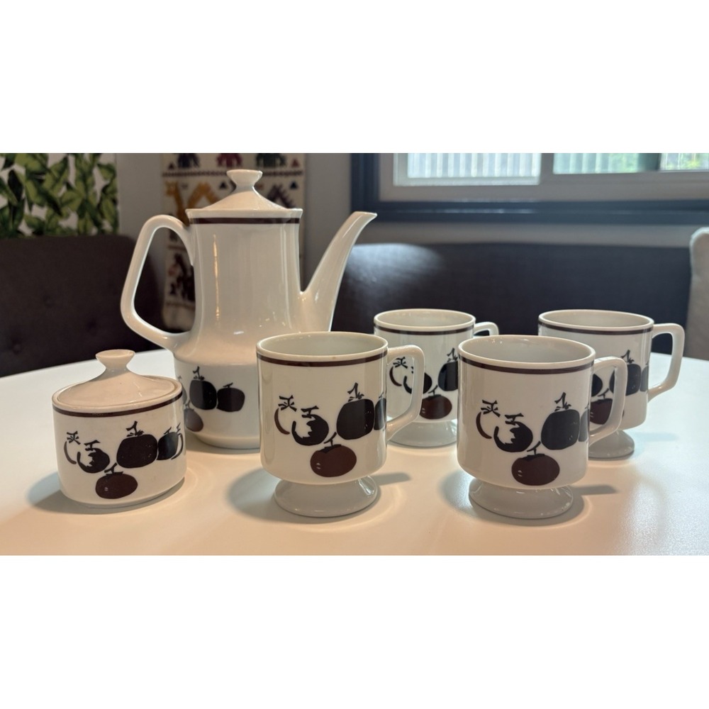 Mid-Century Coffee/Tea Set Japan Tomato Design Ceramic Pot Sugar Bowl 4 Mugs